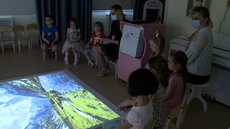 Малыши в садике снимают компьютерные мультики