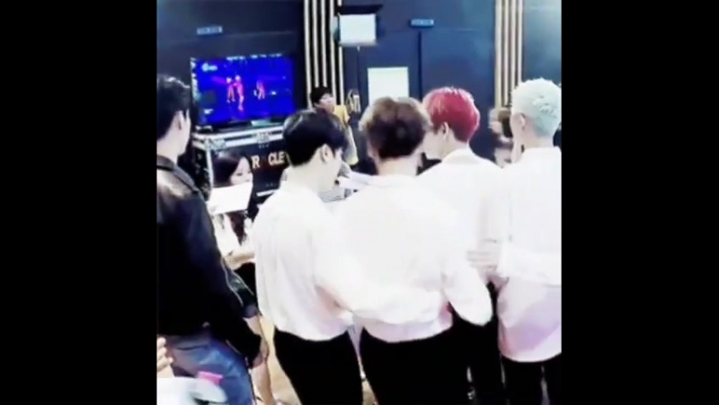 Не отходи далеко, малыш[jikook, kookmin, jungkook, jimin, чигу, чигуки, minkook, slash, gay]