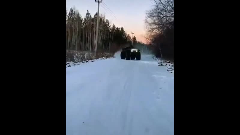 Здоровенная махина😨