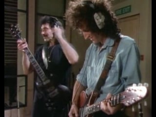 Brian may and tony iommi plays "apache"