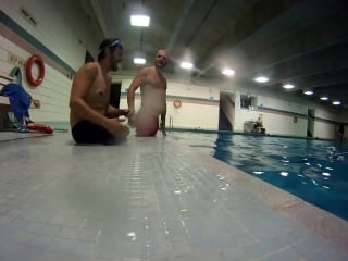 Bilaterals amputees above the knee stump training in a swimming pool without legs