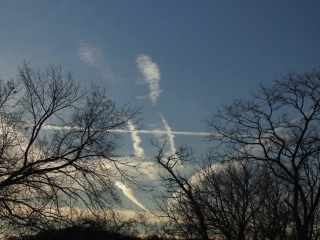 Night time black cloudseeding, weird clouds geoengineering chemtrails