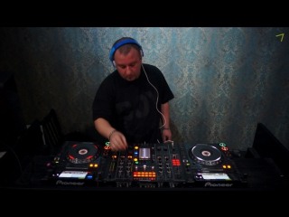 Flashingroof @ friends only bar, 09 05 2016, video by alex balius group