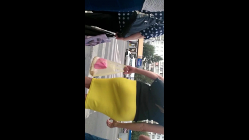 Жёлтой porn video – Попа в жёлтой юбке