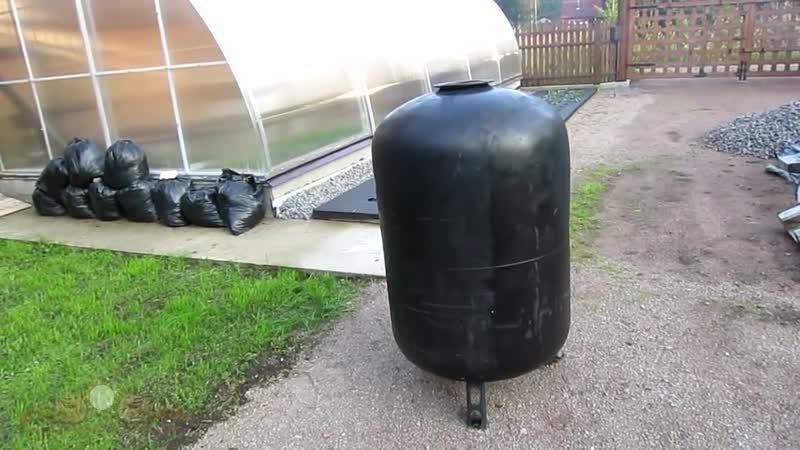 Подстаа под бак с водой для полива в теплице