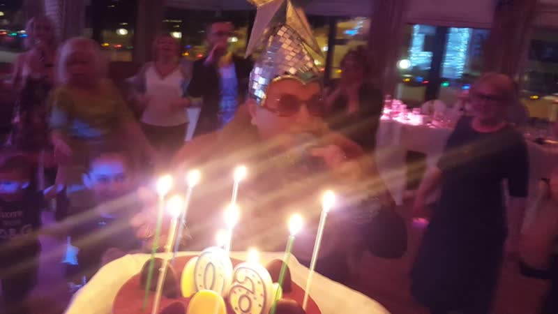 Мишель и сердюучка співають піснючку )