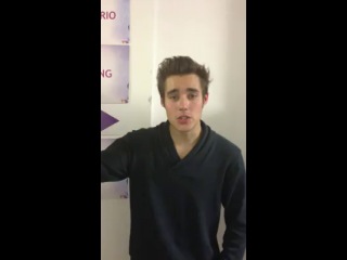 Jorge blanco saluta tutti i fan di violetta, direttamente dal backstage di #violettailconcerto! che emozione!