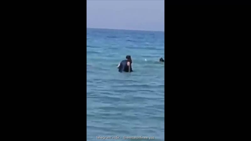 Suriyeliler denizin ortasında sikişiyor bomba