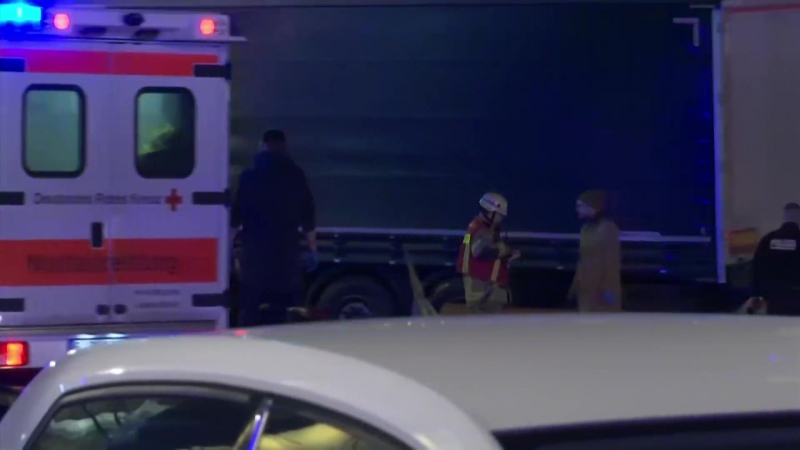 Грузавік наехаў на натоўп на кірмашы ў бэрліне