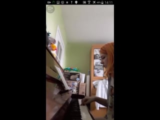 Casper frai girl, piano and jars with water