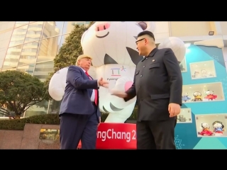 Donal trump và kim jong un nắm tay nhau đi dạo ở olympic pyeongchang 2018, hàn quốc