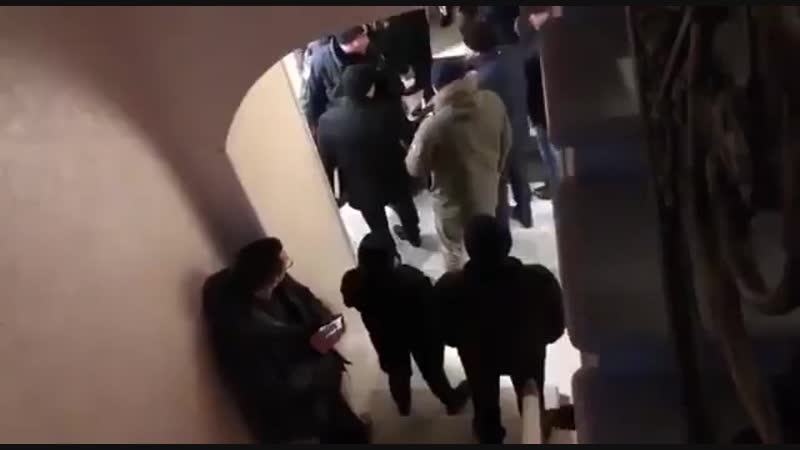 У києві невідомі штурмують офіс зеленського