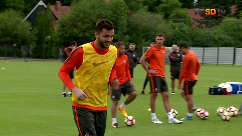 Гол давида хочолавы на тренирое шахтера