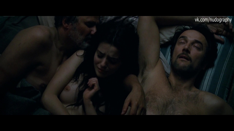 Роксана мескида (roxane mesquida) голая в фильме "пастушья кукла" (sennentuntschi, 2010, михаэль штайнер) 1080p