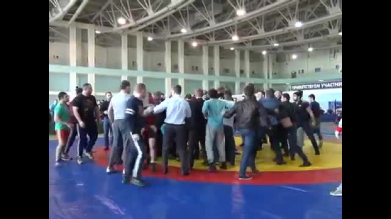 ✔ особое мнение соревнования по вольной борьбе во владивостоке закончились массовой дракой
