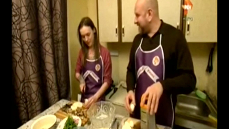 Начинающий стример на званом ужине© видеожесть