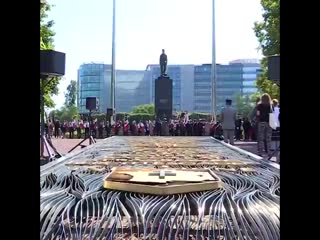 Paris feiert den 75 jahrestag der befreiung vom nationalsozialismus