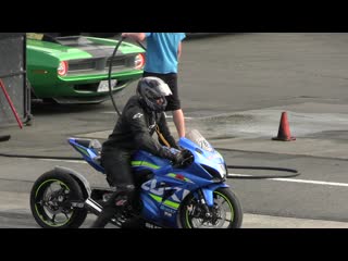 Sportbike vs muscle car drag