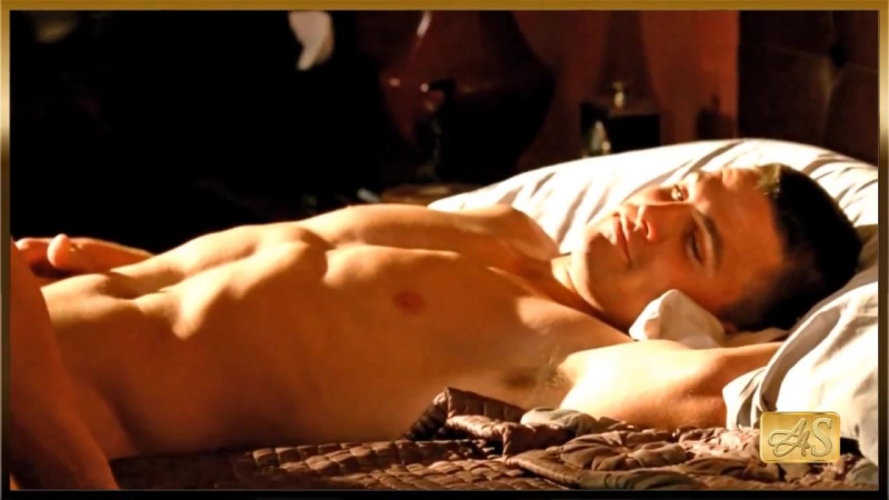 Shirtless stephen amell vs shirtless robbie amell