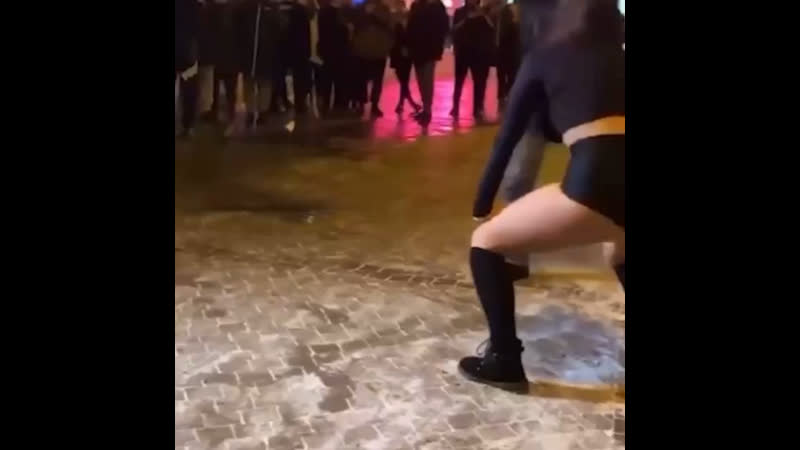 Тверк перед казанским собором