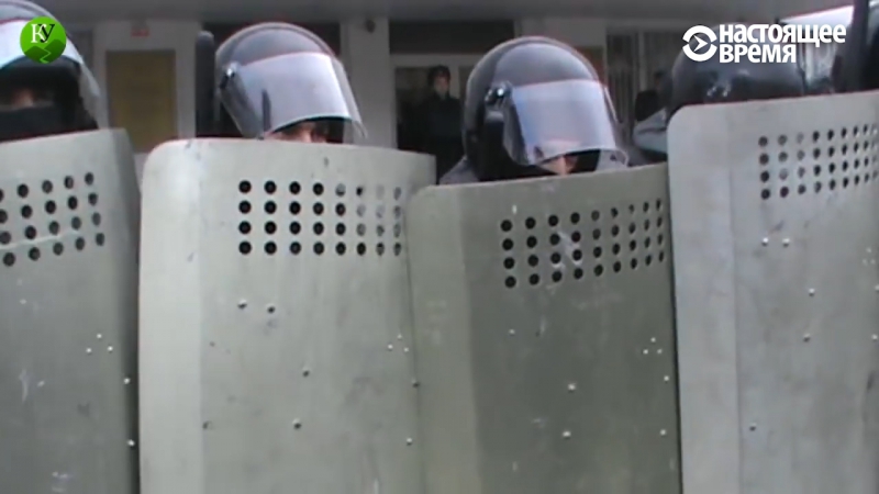 В нальчике горожан хотевших поговорить с мэром встретил омон