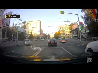 В новосибирске автомобилист сбил пешехода на пешеходном переходе plohoycar 👈 подписаться