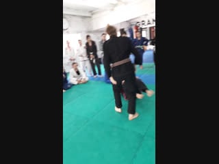 Live fight and roll girls(bjj,grappling,mma,jiujitsu)