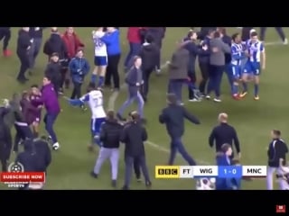 Aguero fighting with wigan fans at full time