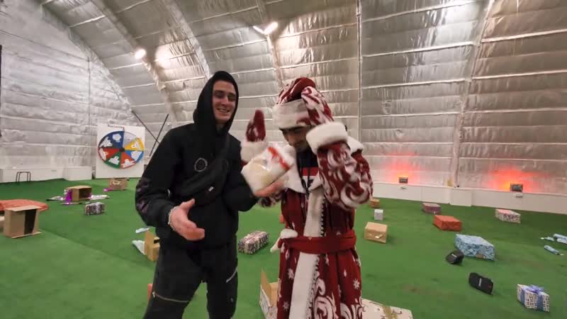 [третий лишний] спрятал миллион рублей в 100 новогодних подарках! челлендж (третий лишний)