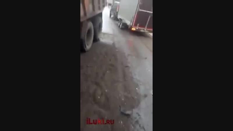 Дтп под псковом автобус въехал в камаз