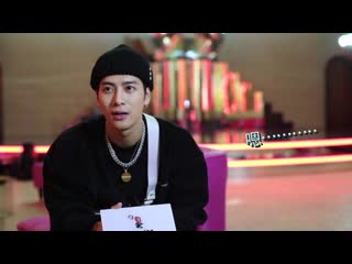 [видео] 190606 интервью джексона с esquire @ christian louboutin