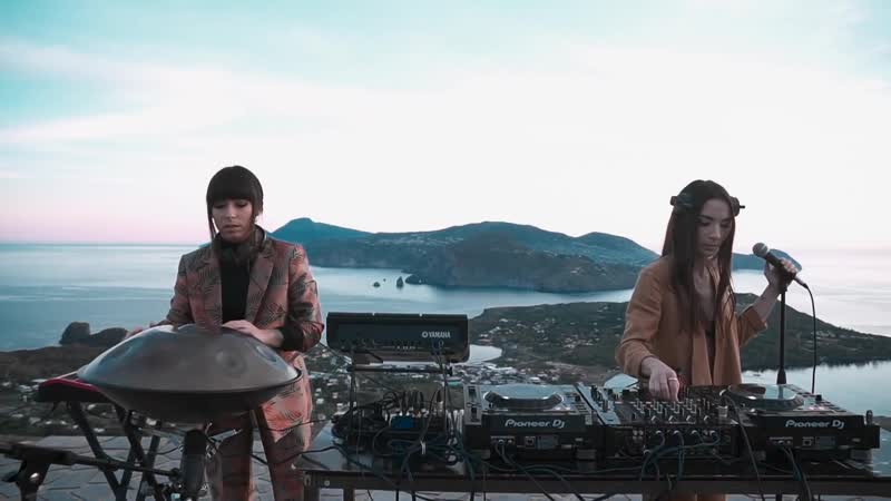 Giolì &amp; assia diesislive vulcano, aeolian islands [handpan set]