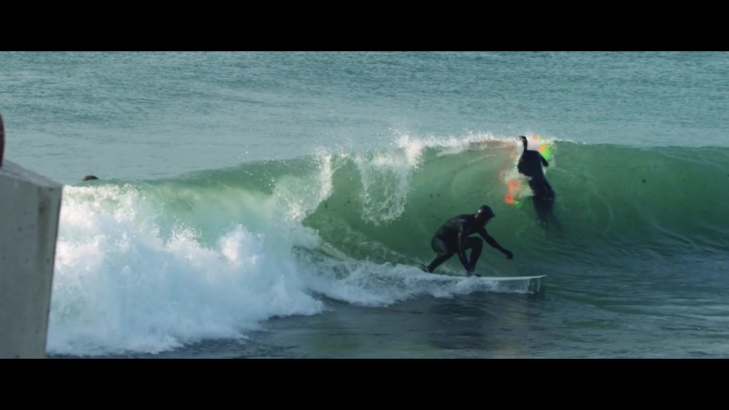 Унесенная волной в сочи девушка. Surfing in Siberia.