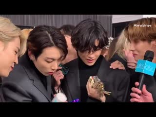 Hoseok opens or closes taehyungs heart (grammys 200126 27)