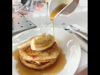Stacks of joy over at @gordonramsayplanefood #readyfortakeoff #pancakes #terminal5 #heathrowairport