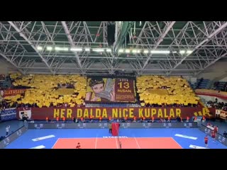 Burhan felek'te galatasaray tari̇h dersi̇ 2! her dalda ni̇ce kupalar!