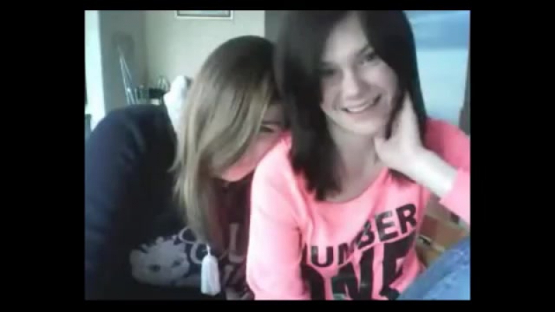 Девушки идиотки по вебке говорят что он ебанутый блять педои