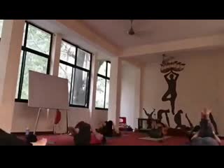 Йога в ришикеше (360p) mp4