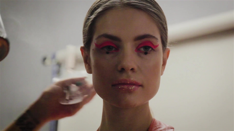 Девушки в образах русских салатов backstage