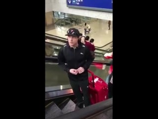 Kimi arrived in shanghai at pudong airport