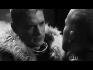 2 gay superheroes kissing onscreen stay look see hear w m 🏳️‍🌈