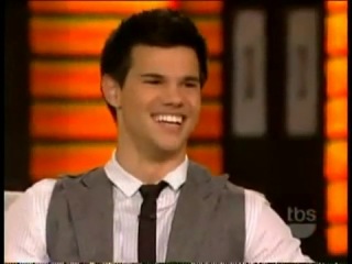 Тейлор лотнер на шоу lopez tonight (1) (русские суб )