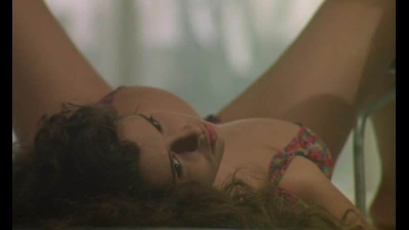 Қабырғаның ар жағындағы махаббаттың мұңы секс