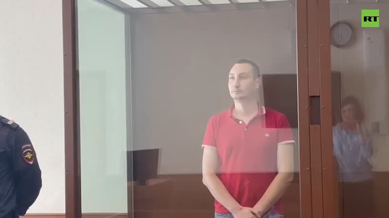 Из зала суда,где арестовали активистов «стопхама» за нападение на машину с бойцами отряда спецназа «гром»