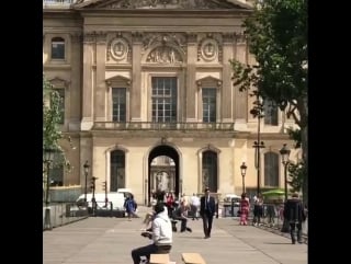 A gente pode visitar mil vezes, ama sempre!
#paris париж 13 06 2017