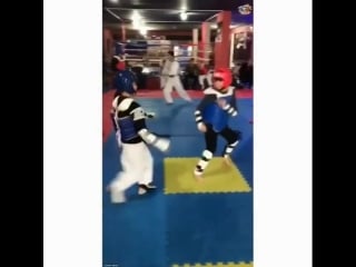 Small taekwondo headhunter
