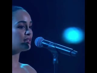 Джорджа смит с песней «don’t watch me cry»