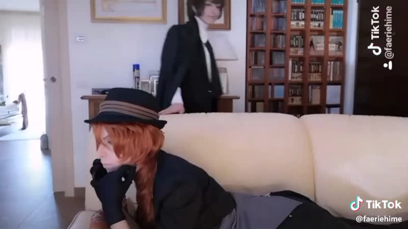 Великий из бродячих псов (косплей)