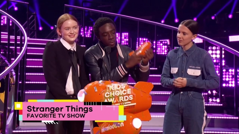 Millie bobby brown caleb mclaughlin sadie sink of stranger things win