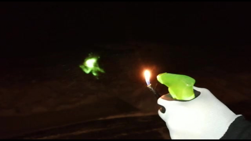 Небольшой зелёный огнемёт